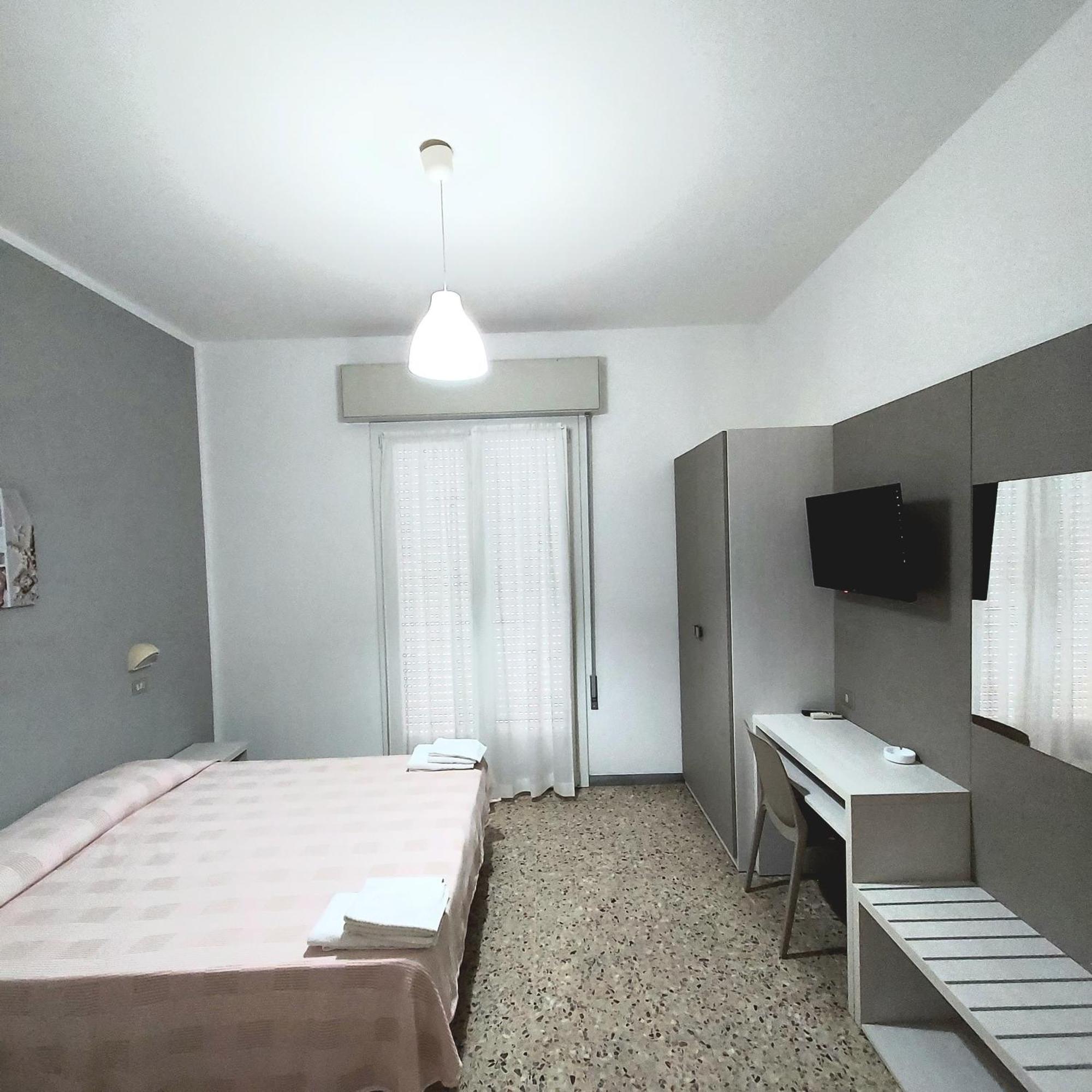 Hotel Villa Alberta B&B Cesenatico Habitación foto