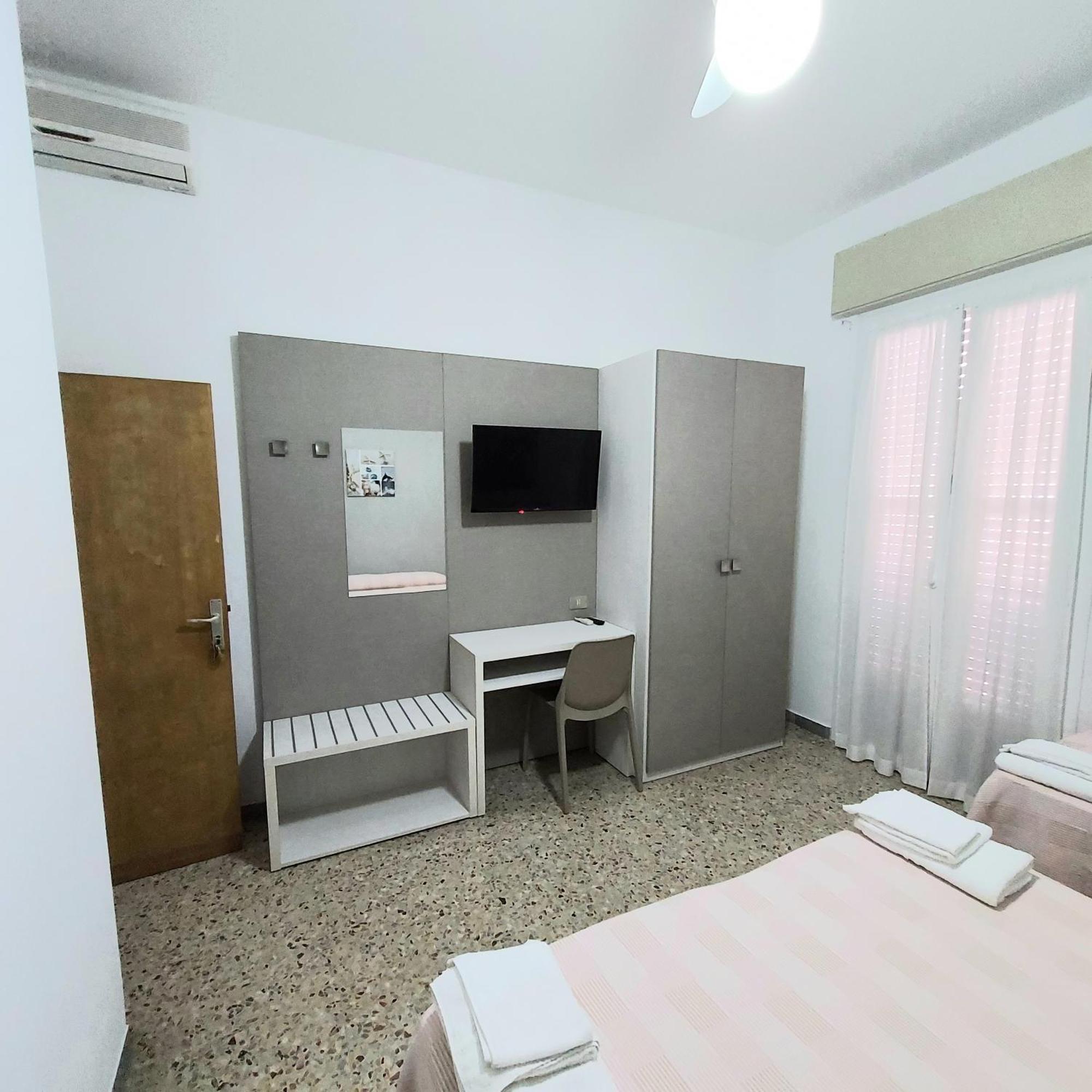 Hotel Villa Alberta B&B Cesenatico Habitación foto